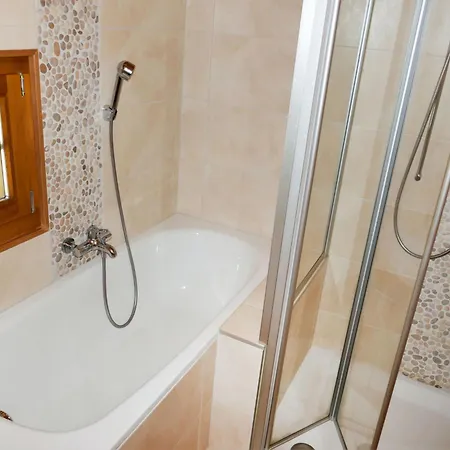 Le Muveran V8 By Interhome